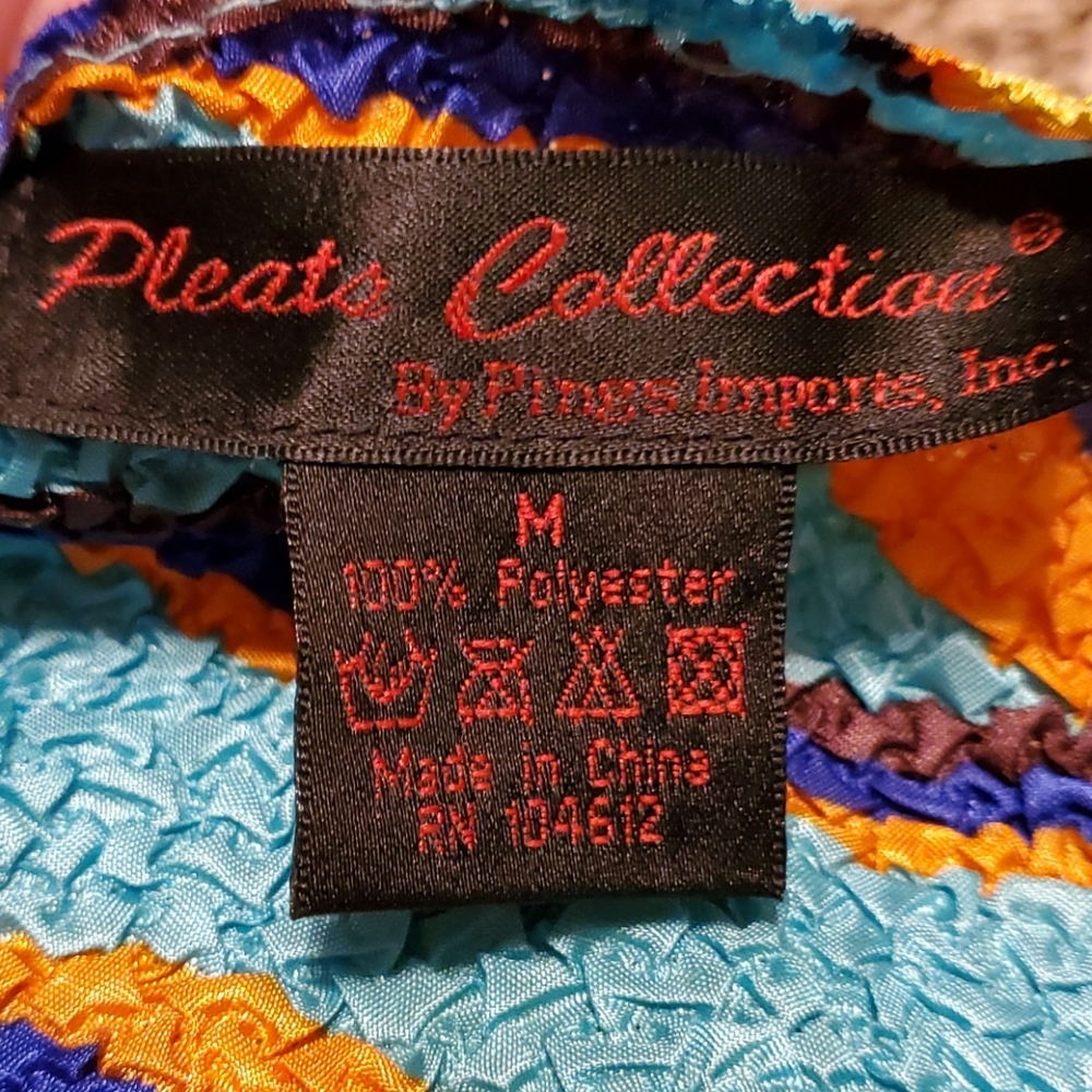 Pleats Collection top - Picture 4 of 5